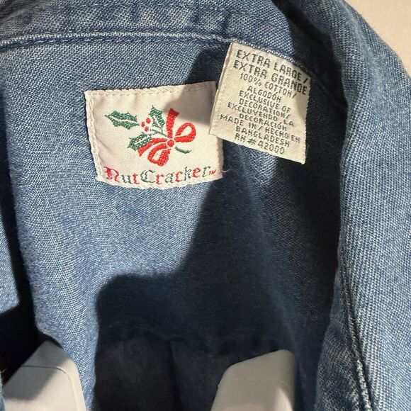 Nutcracker Christmas Button Up Denim Shirt Sz XL Embroidered Festive Holiday VTG - Picture 4 of 5